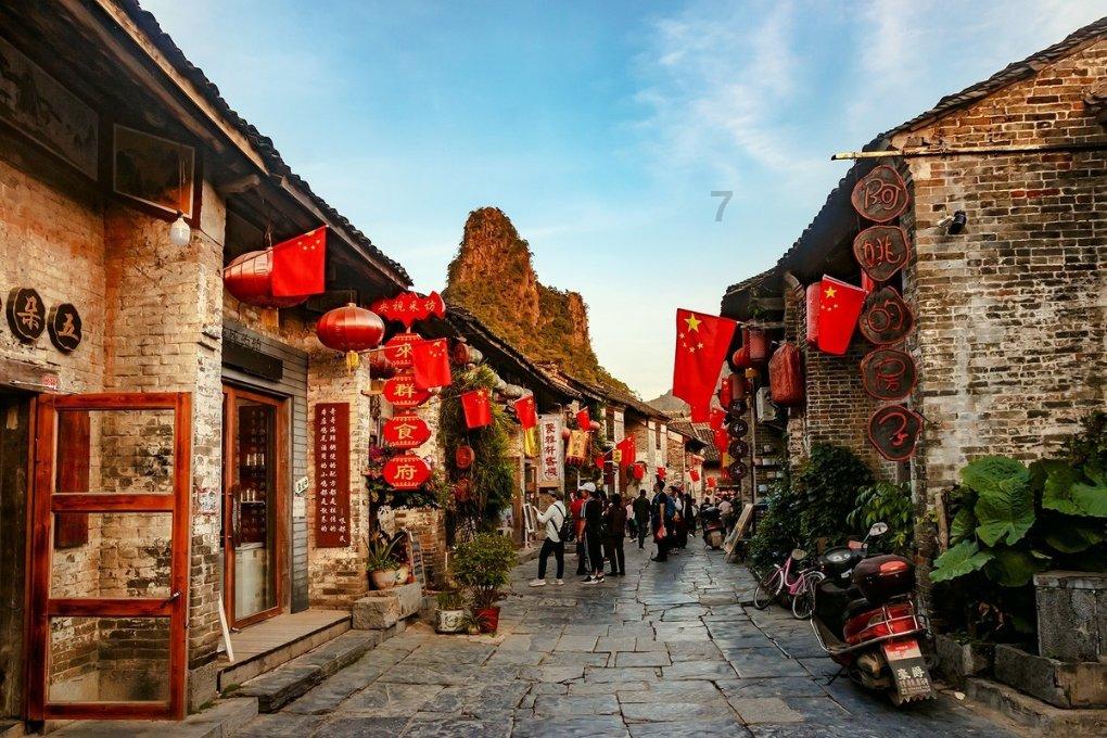 汾阳:养老院里送关怀 爱心捐赠暖寒冬